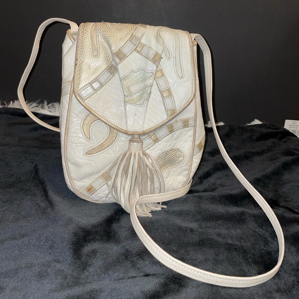 Sharif Crossbody